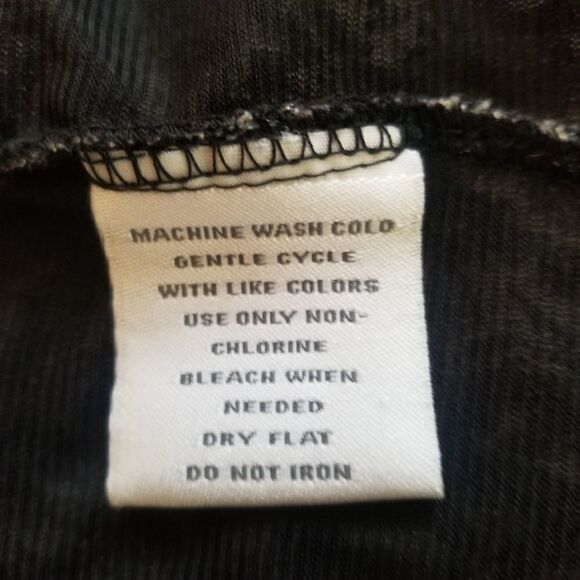 EAST 5TH SHIRT SLEEVE BLACK WHITE TOP. AT-LARGE. - Picture 14 of 16